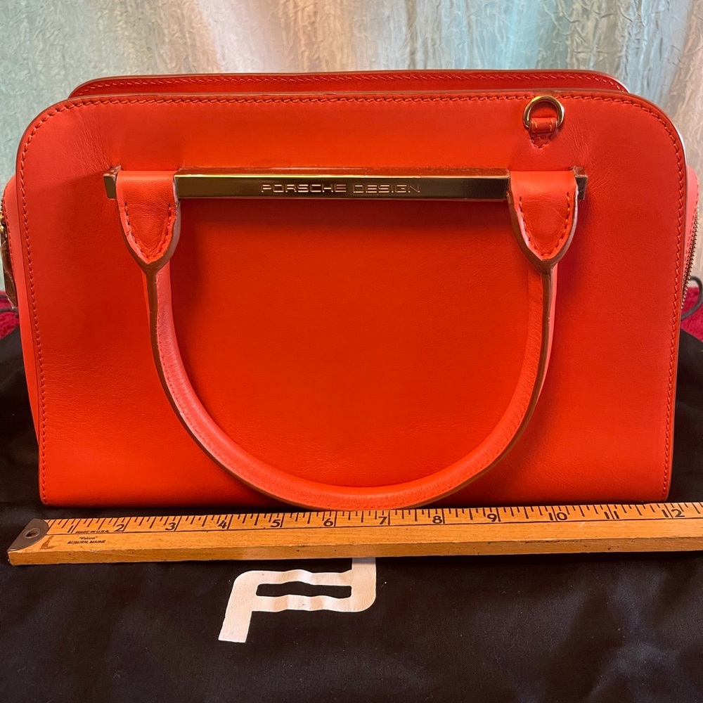 Porsche Design TwinBag Mini. Dimensions : 4.3" x 12.9" x 8.6"
